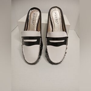 NEW Ashro Preppy Patent Leather Schoolgirl Slides Moccasin Black White 7.5 W